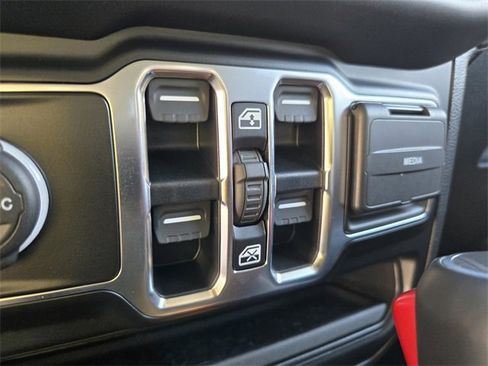 Used 2022 Jeep Wrangler Unlimited Sahara image 14