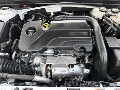 Used 2025 Chevrolet Malibu LT FWD image 36