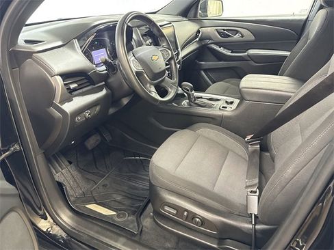 Used 2023 Chevrolet Traverse LT image 11