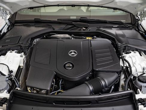 Used 2025 Mercedes-Benz C 300 4MATIC Sedan image 40