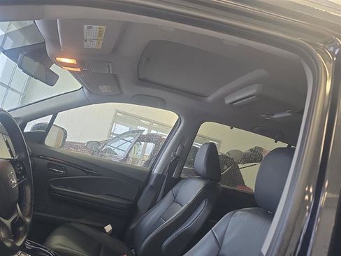 Used 2022 Honda Pilot Touring image 10