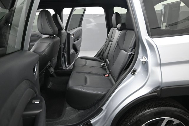 Used 2025 Subaru Forester Limited AWD/4WD image 16