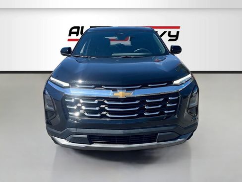 Used 2026 Chevrolet Equinox LT FWD image 2