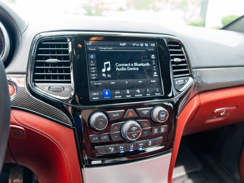 Used 2019 Jeep Grand Cherokee Trackhawk AWD/4WD image 38