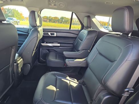 Used 2023 Ford Explorer XLT w/ Equipment Group 202A image 29