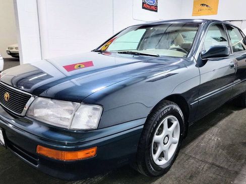 Used 1997 Toyota Avalon XLS image 6