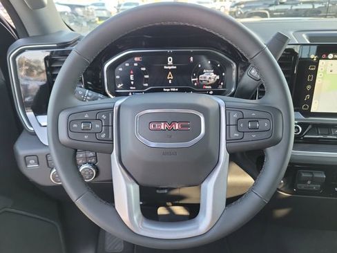 Certified 2025 GMC Sierra 1500 SLT image 24