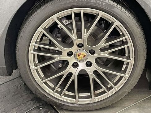 Used 2022 Porsche Panamera 4 Platinum Edition image 13