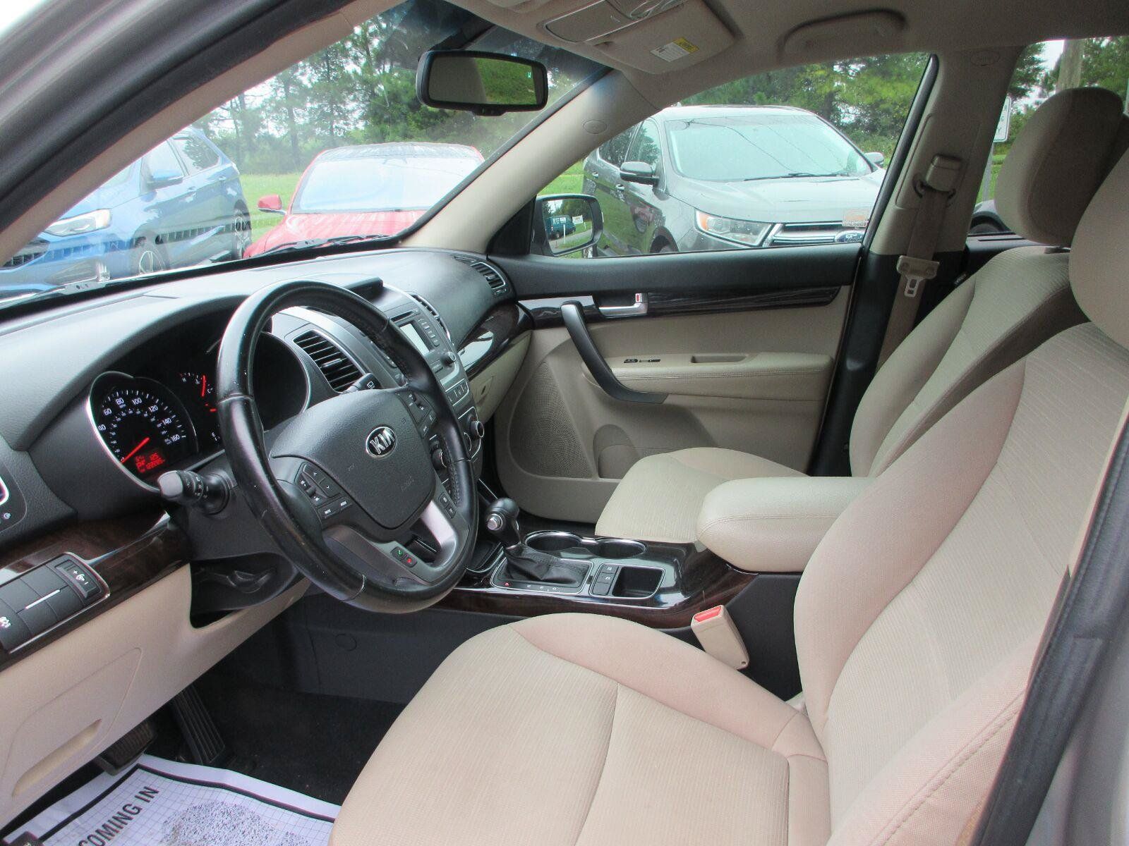 Used 2014 Kia Sorento LX FWD image 10