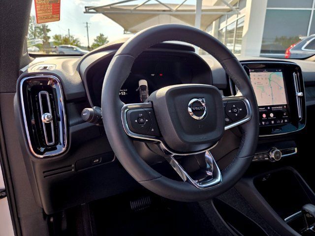 Certified 2023 Volvo C40 P8 Recharge Ultimate AWD/4WD image 11