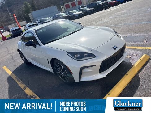 Used 2022 Toyota GR86 Base w/ ALL Weather Mat Package (TMS) image 3