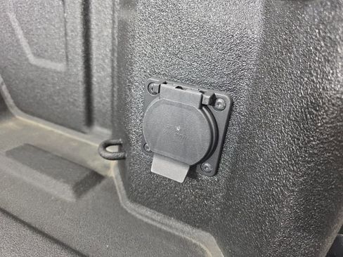 Used 2022 Chevrolet Silverado 1500 High Country image 39