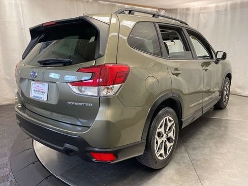 Used 2023 Subaru Forester Premium AWD/4WD image 7