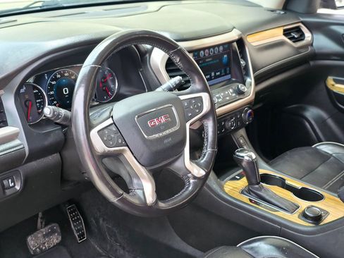 Used 2018 GMC Acadia Denali w/ Technology Package FWD image 9