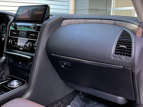 Used 2024 INFINITI QX80 Premium Select w/ Cargo Package AWD/4WD image 16