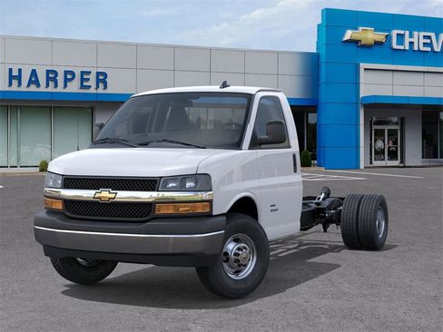 New 2025 Chevrolet Express 3500 w/ Power Convenience Package image 6