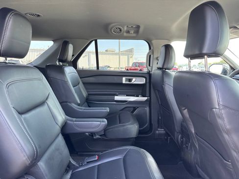 Used 2024 Ford Explorer XLT w/ Equipment Group 202A AWD/4WD image 8