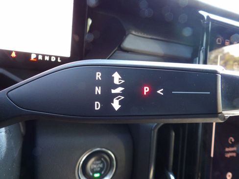 Used 2025 GMC Acadia AT4 w/ Luxury Package AWD/4WD image 24