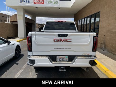 Used 2026 GMC Sierra 2500 AT4 AWD/4WD image 5
