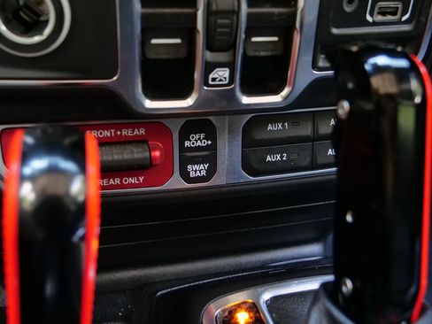 Used 2021 Jeep Wrangler Unlimited Rubicon AWD/4WD image 23