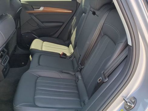 Used 2023 Audi Q5 2.0T Premium w/ Convenience Package image 16