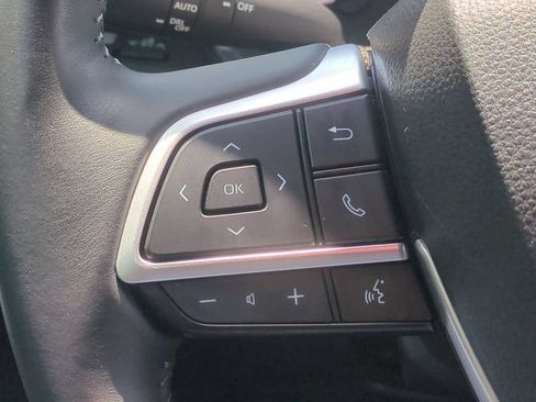 Used 2024 Toyota Highlander XLE AWD/4WD image 15