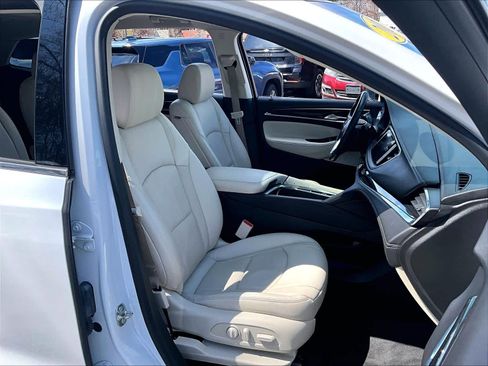 Used 2023 Buick Enclave Essence w/ Experience Buick Package image 11