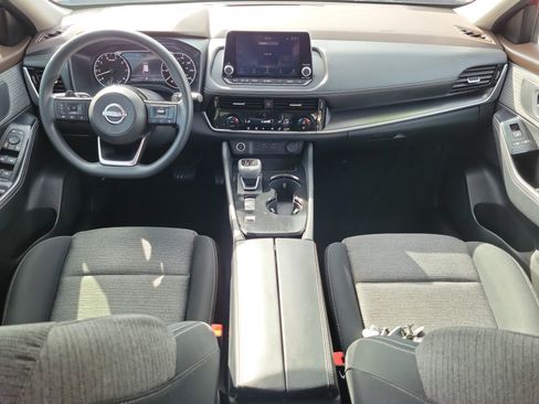 Used 2023 Nissan Rogue SV FWD image 13