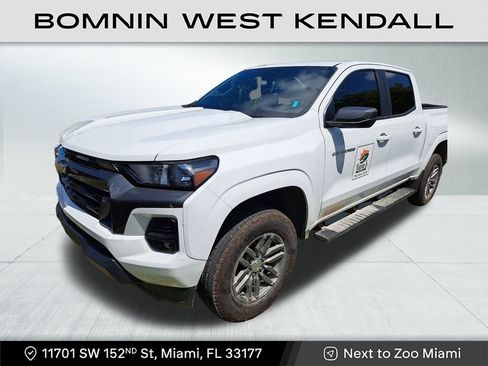 Used 2024 Chevrolet Colorado LT w/ LT Convenience Package image 2