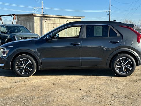 Certified 2024 Kia Niro EX image 8