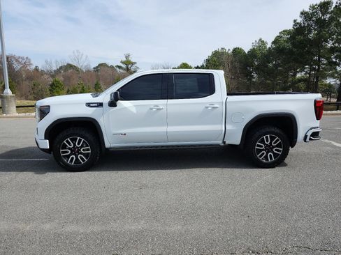 Used 2024 GMC Sierra 1500 AT4 w/ Technology Package image 2