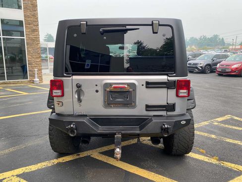 Used 2017 Jeep Wrangler Unlimited Sport w/ Quick Order Package 24S AWD/4WD image 11