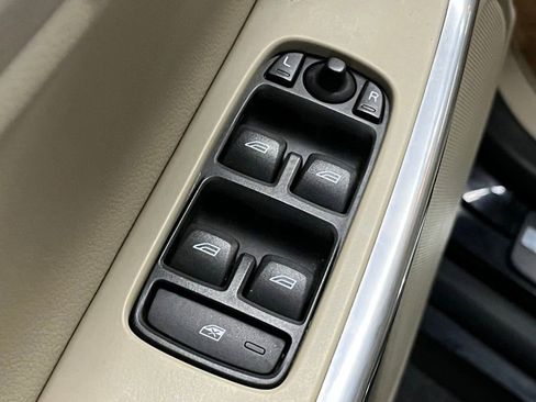 Used 2016 Volvo XC60 T5 Premier image 15