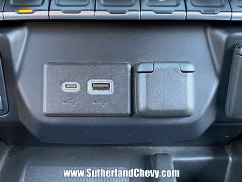 Used 2021 Chevrolet Silverado 1500 High Country w/ Technology Package AWD/4WD image 44