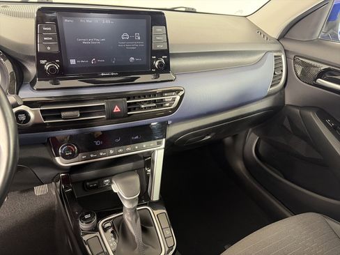 Used 2023 Kia Seltos S image 4