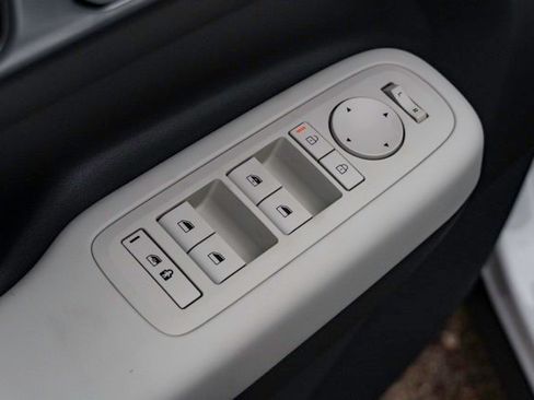 New 2026 Hyundai Santa Fe SE image 18