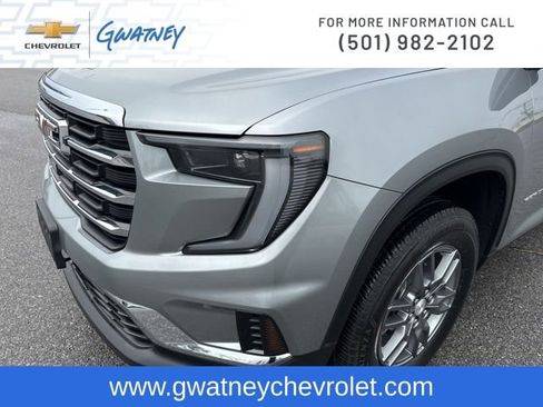 Used 2025 GMC Acadia Elevation image 14