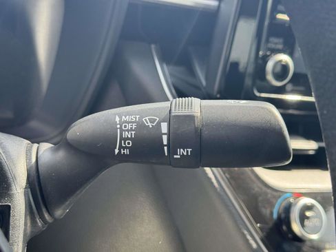 Used 2022 Toyota Corolla LE FWD image 23