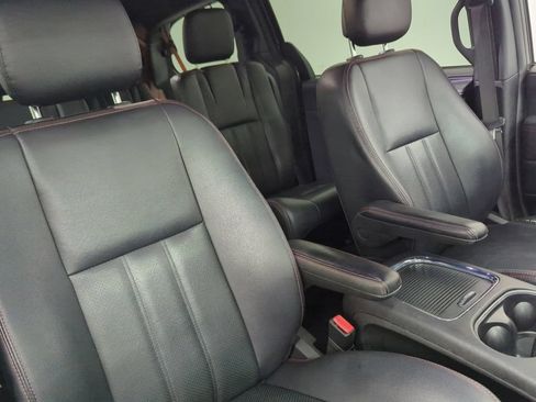 Used 2017 Dodge Grand Caravan GT FWD image 34