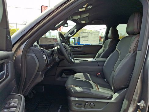 New 2026 Nissan Armada SL w/ Captain's Chari Seat Package AWD/4WD image 10