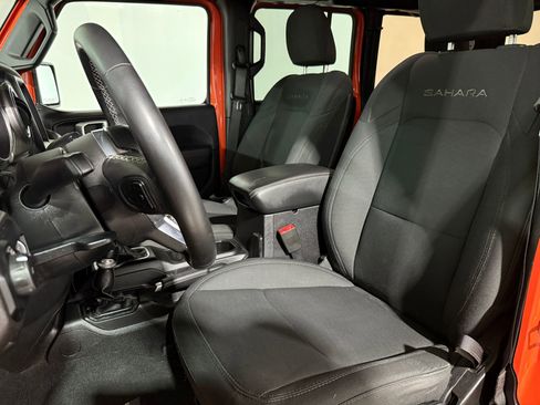 Used 2018 Jeep Wrangler Unlimited Sahara image 5