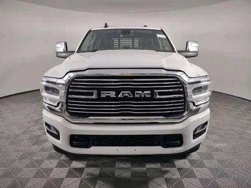 Used 2023 RAM 2500 Laramie AWD/4WD image 2