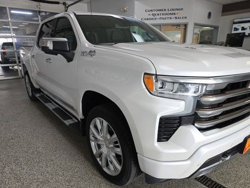 Certified 2022 Chevrolet Silverado 1500 High Country w/ High Country Premium Package image 3