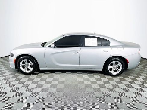 Used 2022 Dodge Charger SXT RWD image 5