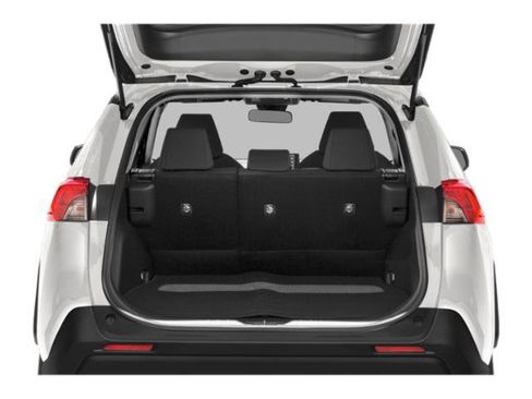 Used 2019 Toyota RAV4 LE w/ Carpet Mat Package image 11