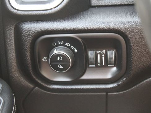 Used 2024 RAM 2500 Laramie AWD/4WD image 28