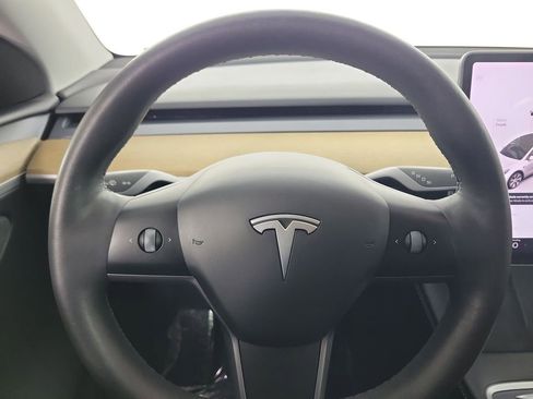 Used 2024 Tesla Model Y Long Range AWD/4WD image 8