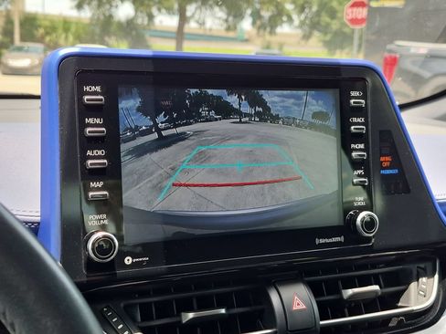 Used 2020 Toyota C-HR XLE FWD image 15
