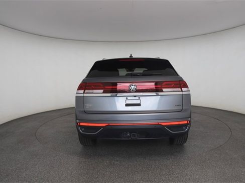 Used 2024 Volkswagen Atlas Cross Sport SE image 15