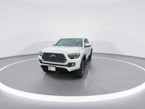 Certified 2023 Toyota Tacoma TRD Off-Road w/ Technology Package AWD/4WD image 3